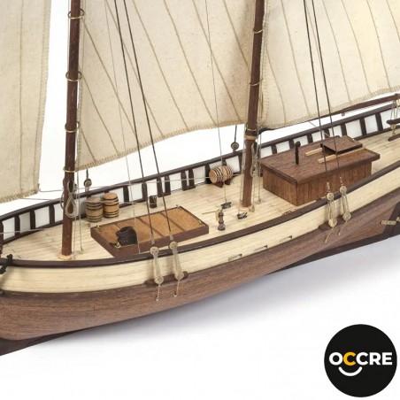 BARCO POLARIS CON VELAS OCCRE