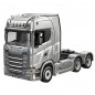 CAMION SCANIA 770S 1/18 PLATA (Incluye batería y cargador) CAMION SCANIA 770S 1/18 PLATA (Incluye batería y cargador)
